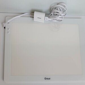 Cricut BrightPad CLP7000 Light Box Tracing Pad – Works Perfect – Pre-Owned